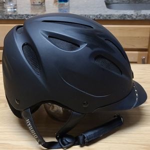 Tipperary Sportage Hybrid helmet
